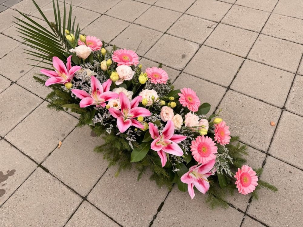 L-OS18 Suza — ružičasti ljiljani i pink gerberi