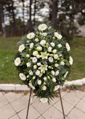 L-V46 Venac — beli gerberi i bela lizijantus