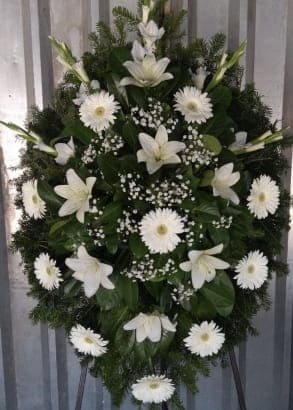 L-V71 Venac — beli ljiljani, gerberi i gladioli